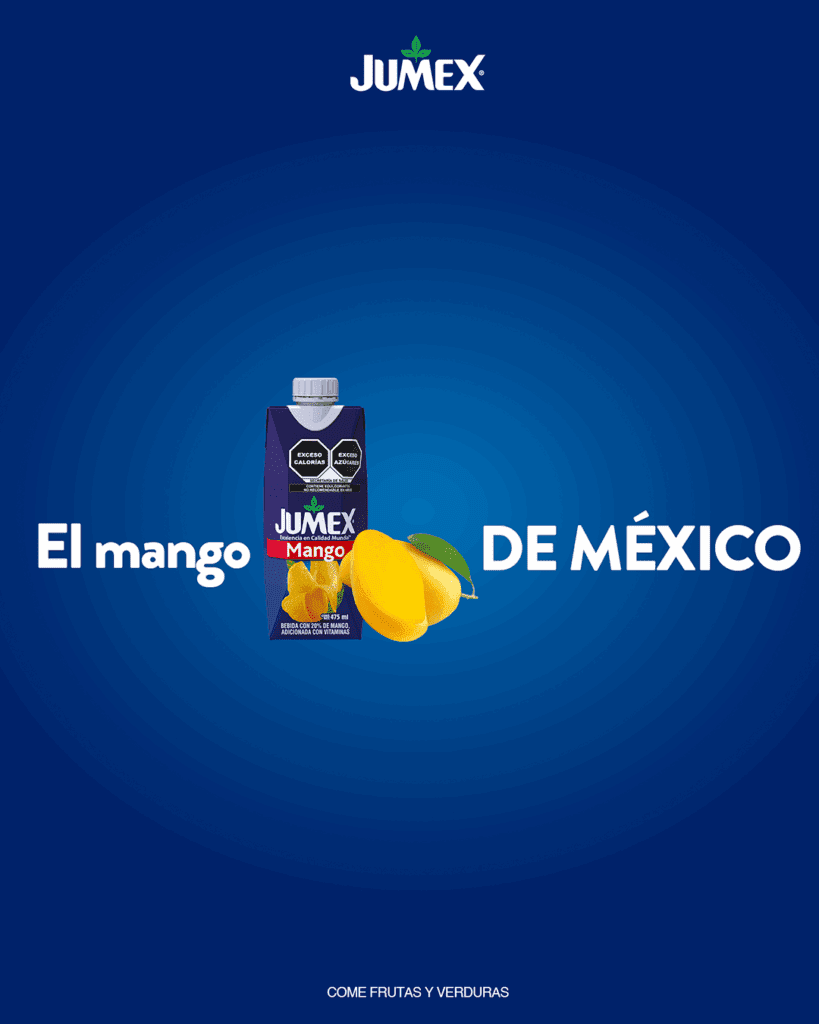 Jumex presenta su jugo de mango en envase de cartón, destacando la calidad y sabor del "mango de México" sobre un fondo azul oscuro, con el eslogan "El mango de México".